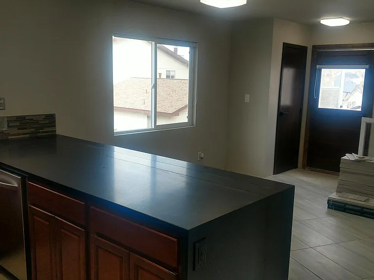 718 Park St #D — Photo 9