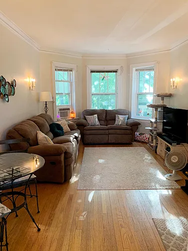 3709 N Hoyne Ave #2 Photo 1