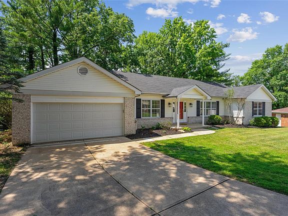 2nd image of 360 Cooperstown Dr