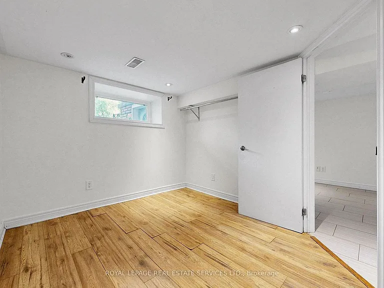 119 Essex St #LOWER — Photo 14