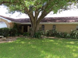 110 Beachmont Ln, Port Lavaca, TX 77979