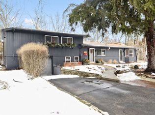 841 Auburn Ct, Highland Park, IL 60035