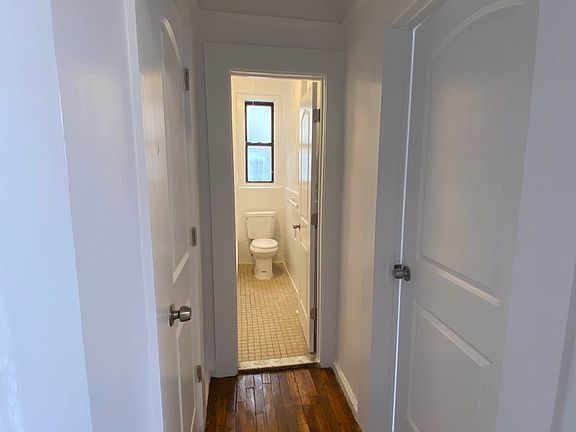 5th image of 3021 Holland Ave APT 22S