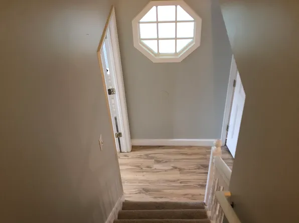 302 Stratford Dr, Douglasville, GA 30134