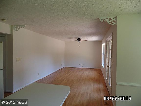 3rd image of 5 Sweetbriar Ct