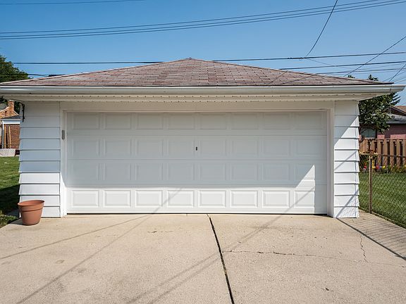 4th image of 18782 Lucy Ave