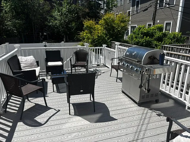 825 E 3rd St #1 — Photo 10