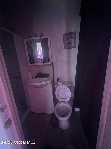3rd image of 737 Bailey Street
