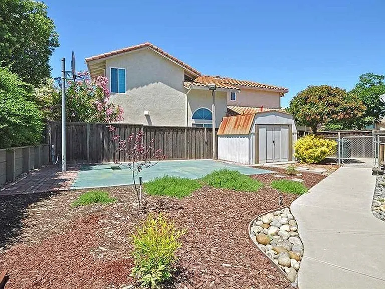 4728 Blackburn Peak Ct — Photo 24