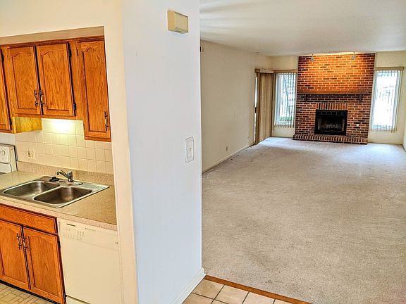 3rd image of 1418 James Ct #1418