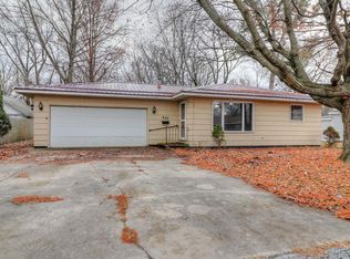 233 W Bodman St, Bement, IL 61813