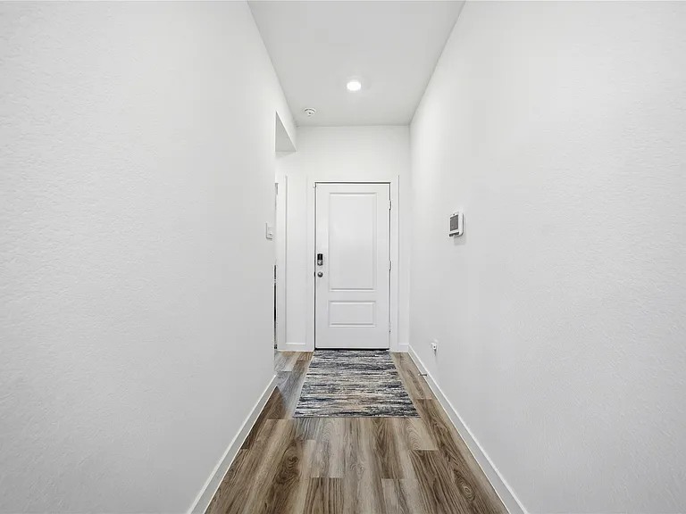 9522 Wall St — Photo 4