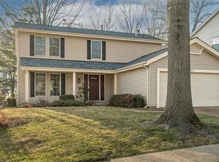 811 Weatherwood Dr, Manchester, MO