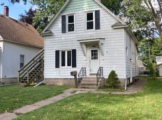 2017 14th St, Moline, IL 61265