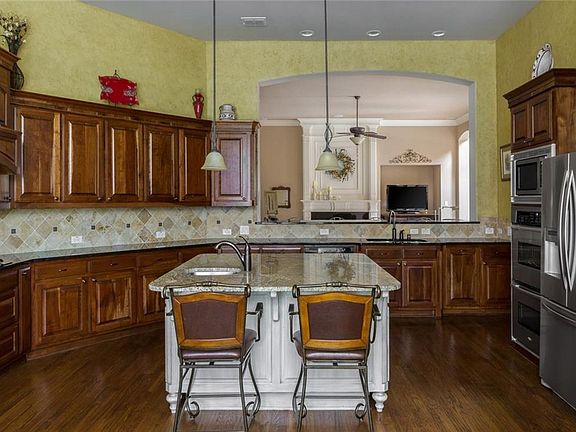 5th image of 2579 Waters Edge Dr