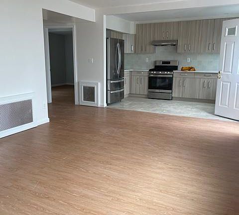 2nd image of 62 Dawson Ct