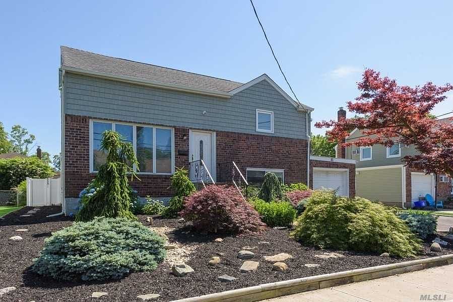 1st image of 83 Thompson Ave