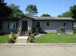 210 S Ash St, Lamberton, MN 56152