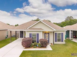 10821 Field Pointe Dr, Denham Springs, LA 70726