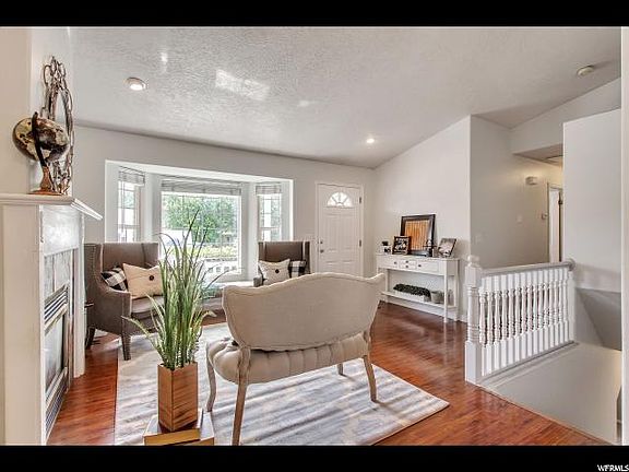 3rd image of 1755 N Summer Crest Dr