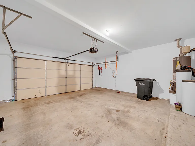 2050 Egret Ave — Photo 11