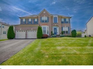 13 Senator Ln, Burlington, NJ 08016
