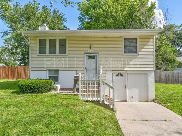 18410 E Shoshone Dr, Independence, MO 64058