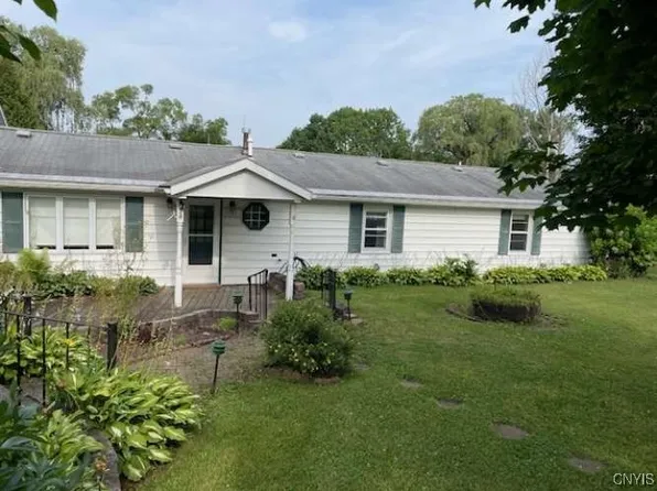 4745 Cedarvale Rd, Syracuse, NY 13215