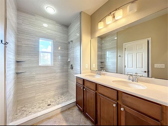 3rd image of 604 Pensacola Ln
