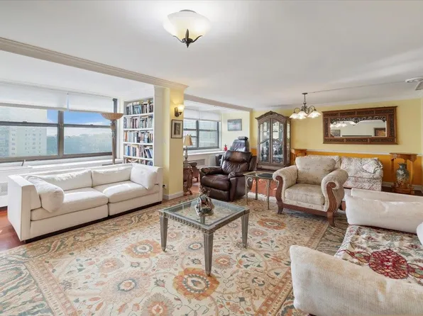 7002 Blvd East image 8 of 22