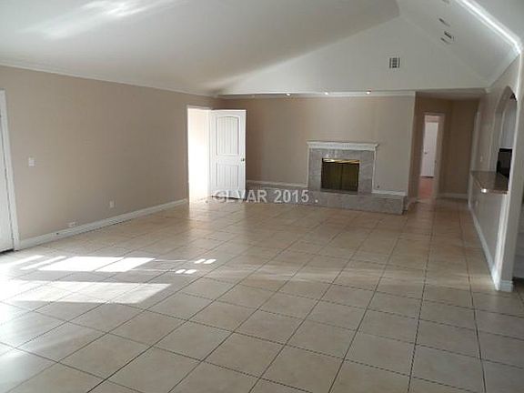 3rd image of 2283 Bridlewood Dr