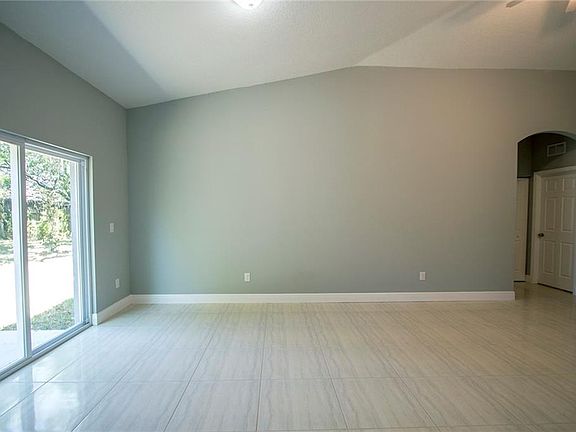 5th image of 8318 N Greenwood Ave
