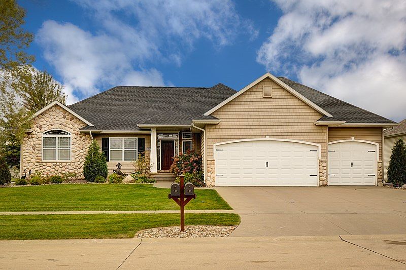 845 Leslie Ln, Robins, IA 52328 Zillow