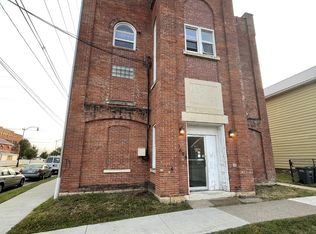 1698 Jackson St APT 2, Dubuque, IA 52001