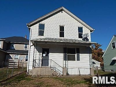 1854 W 8th St, Davenport, IA, 52802