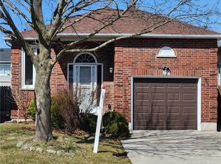 62 Robson Cres, Hamilton, ON L8W3J1