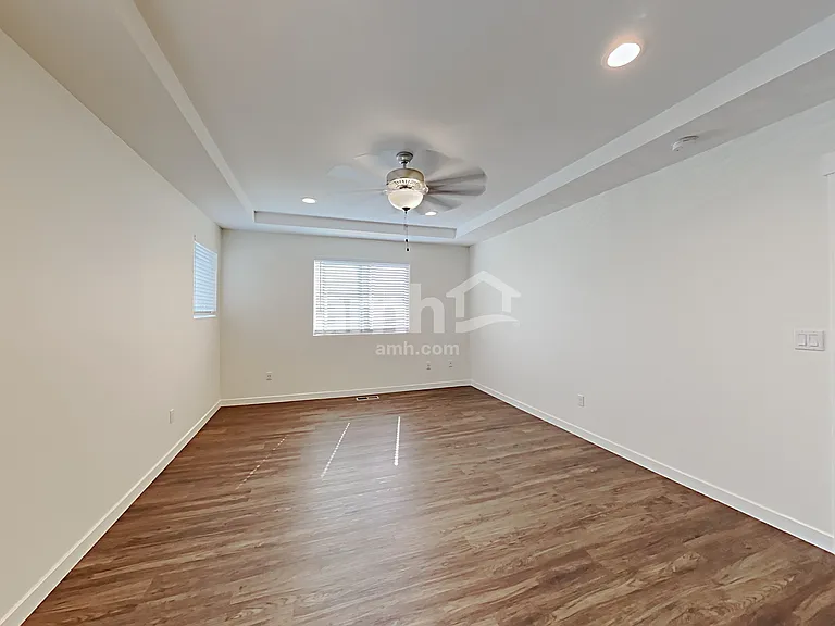 1011 NE 12th Cir — Photo 9
