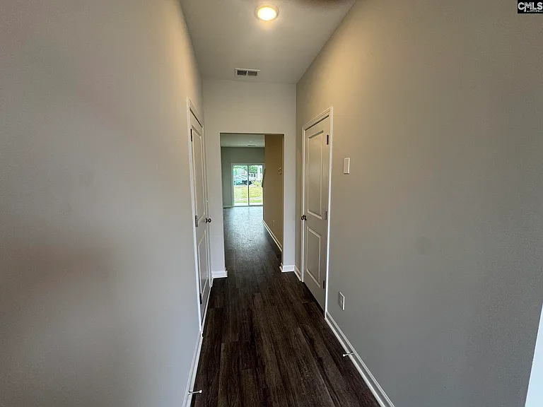 125 Carr Ln — Photo 2