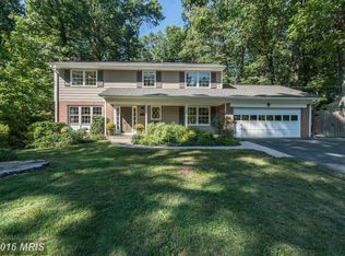9202 Hamilton Dr, Fairfax, VA 22031