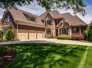 1000 Viscount Dr, Matthews, NC 28104