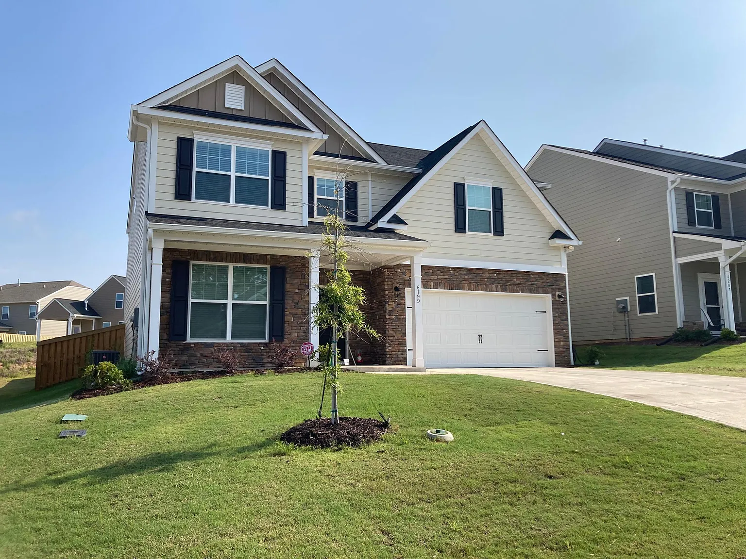 4 bed, 2810 sqft, $2,650 — Photo 1