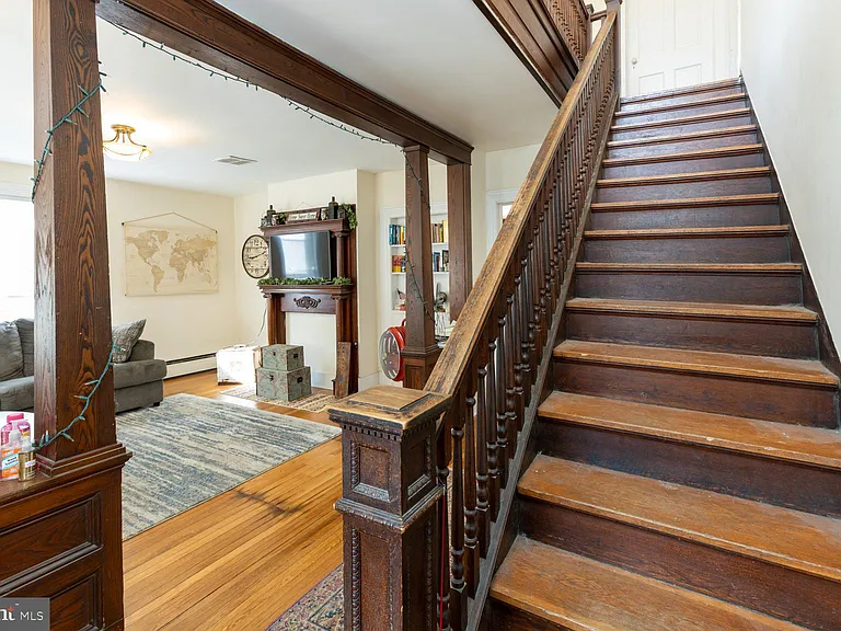 106 N Main St — Photo 6