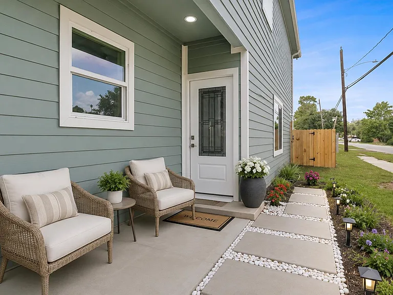 8027 Virgil St — Photo 3