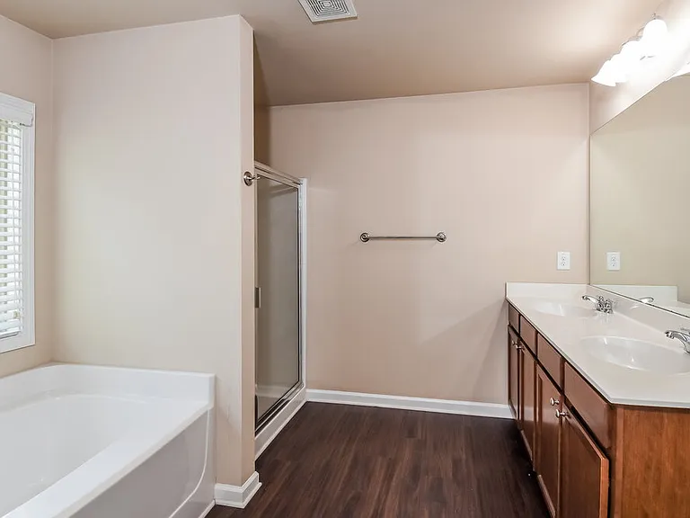 741 Collingsworth Ln — Photo 12