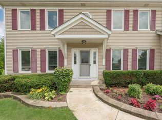 1120 Lakeside Ct, Aurora, IL 60504