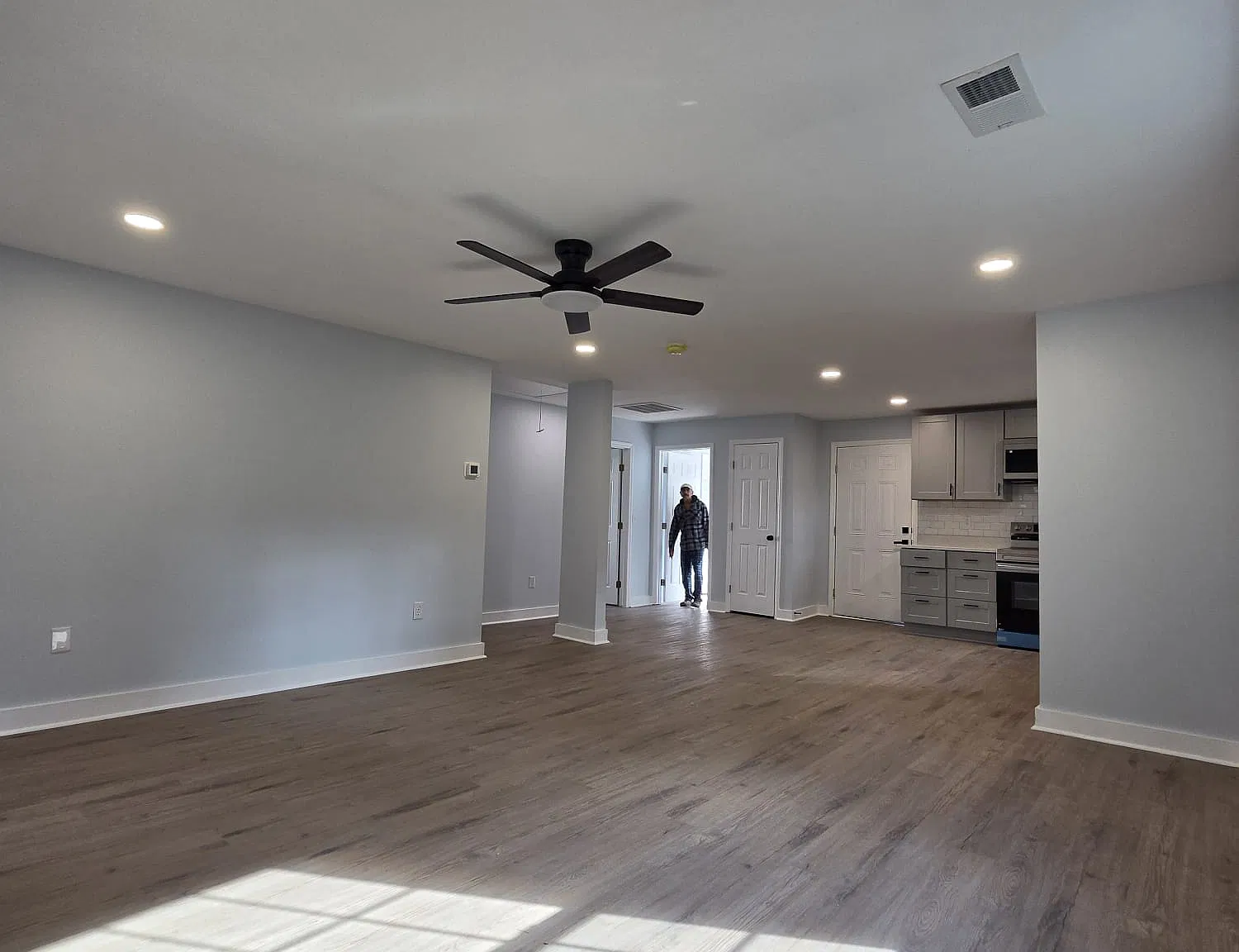 3 bed, 1222 sqft, $1,800 — Photo 1