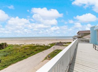 12628 W Ventura Dr, Galveston, TX 77554