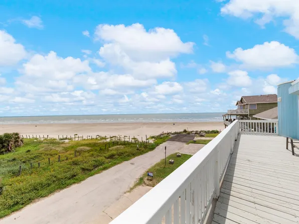 12628 W Ventura Dr, Galveston, TX 77554