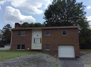 1740 29th Avenue Dr NE, Hickory, NC 28601