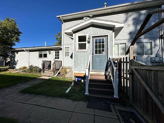 Side entrance with keyless entry